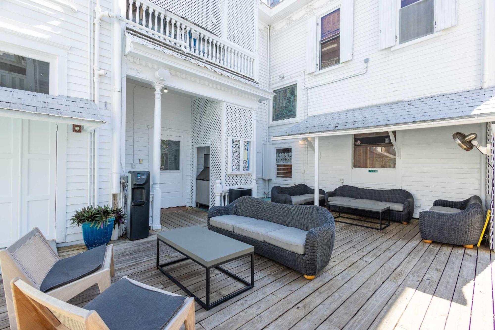 Deluxe King With Balcony - At James House With Parking! Key West Exterior photo